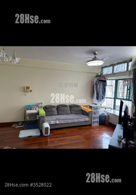 Scholastic Garden Sell 3 Bedrooms , 2 Bathrooms 626 ft² ( 58.2 m² )