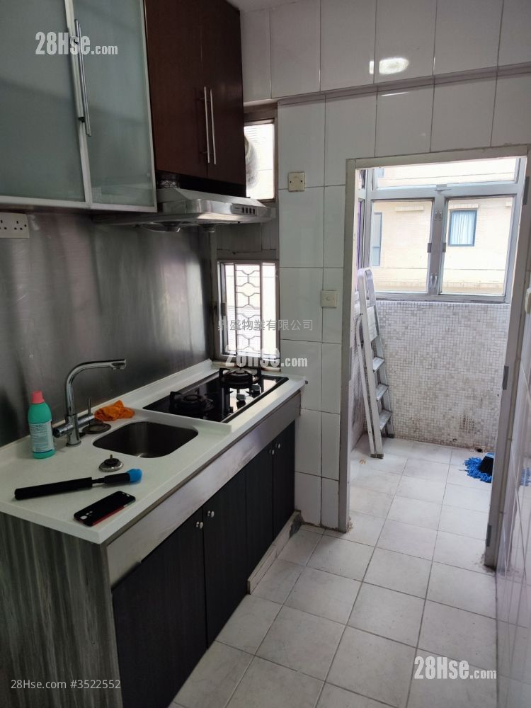 Potek House Rental 2 Bedrooms , 1 Bathroom 404 ft² ( 37.5 m² )