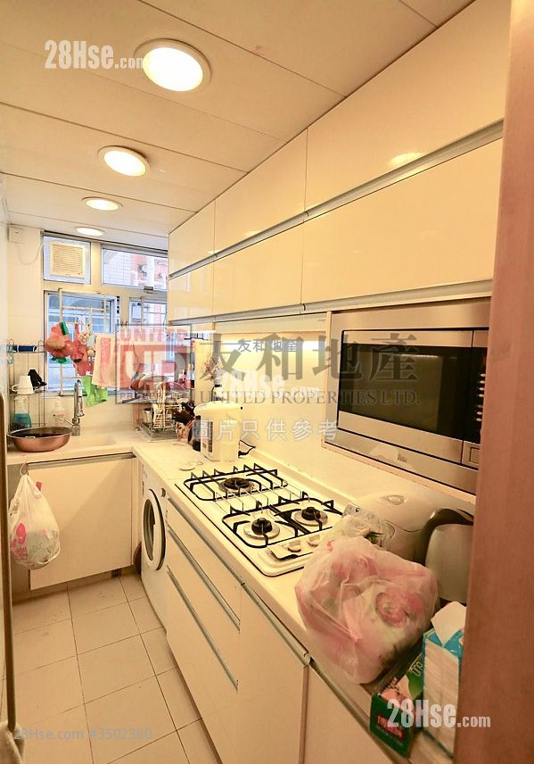 Balwin Court Rental 3 Bedrooms , 2 Bathrooms 639 ft² ( 59.4 m² )
