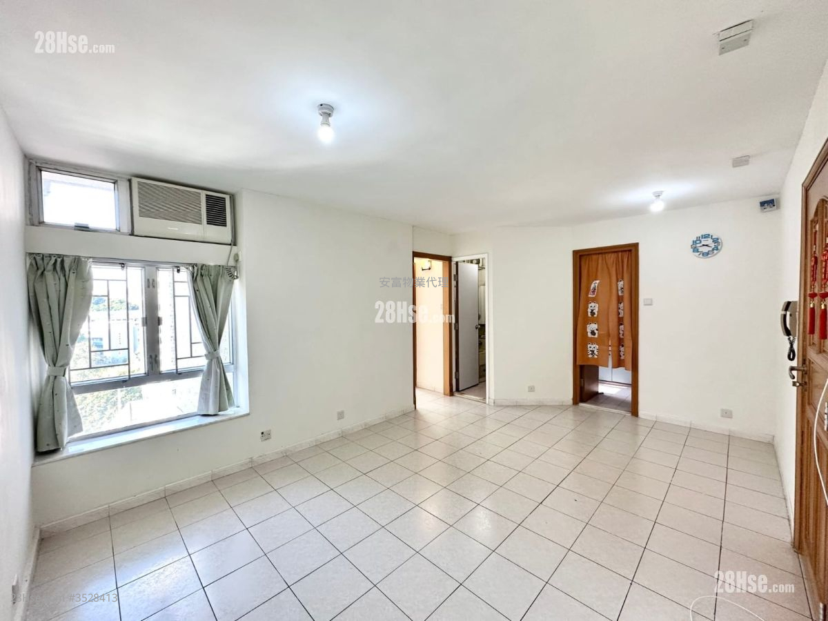 Tak Nga Court Sell 2 Bedrooms , 1 Bathroom 443 ft² ( 41.2 m² )