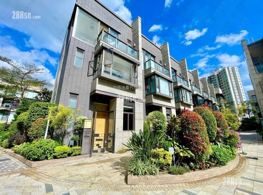 The Woodsville Sell 4 Bedrooms 2,160 ft² ( 200.7 m² )