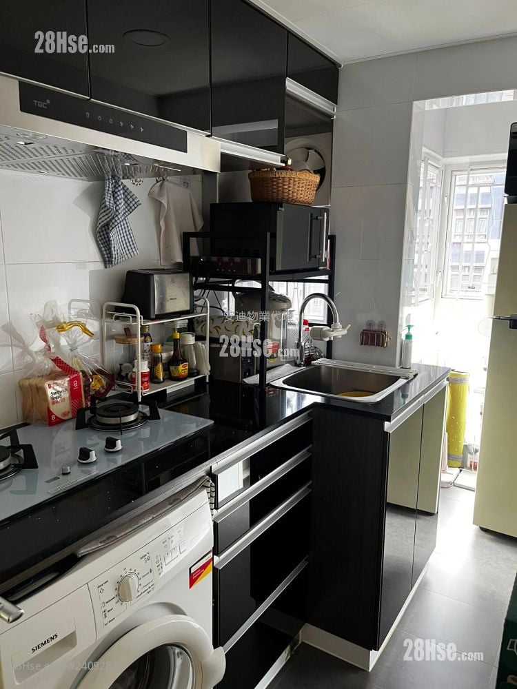 Greenery Court Sell 2 Bedrooms 337 ft² ( 31.3 m² )