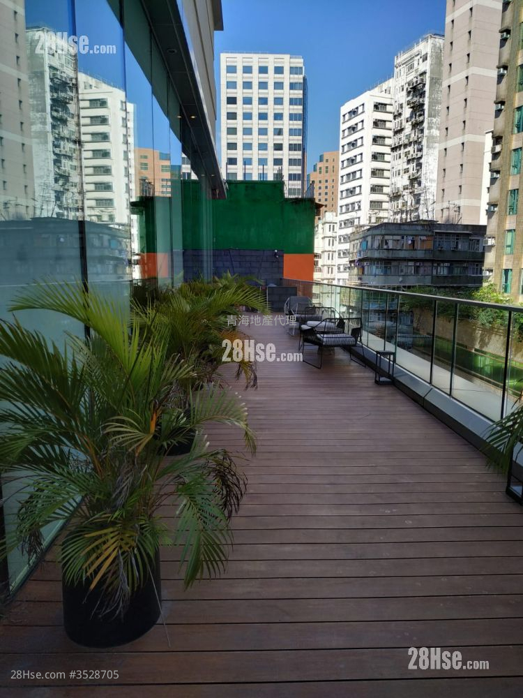 Parkes Residence Rental Studio , 1 Bathroom 368 ft² ( 34.2 m² )