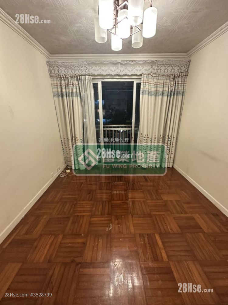 Harrison Court Sell 4 Bedrooms , 1 Bathroom 766 ft² ( 71.2 m² )