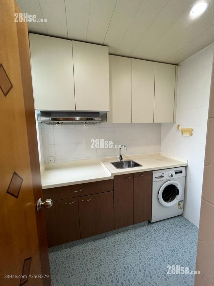 Man Fuk Building Rental 2 Bedrooms , 1 Bathroom 375 ft² ( 34.8 m² )
