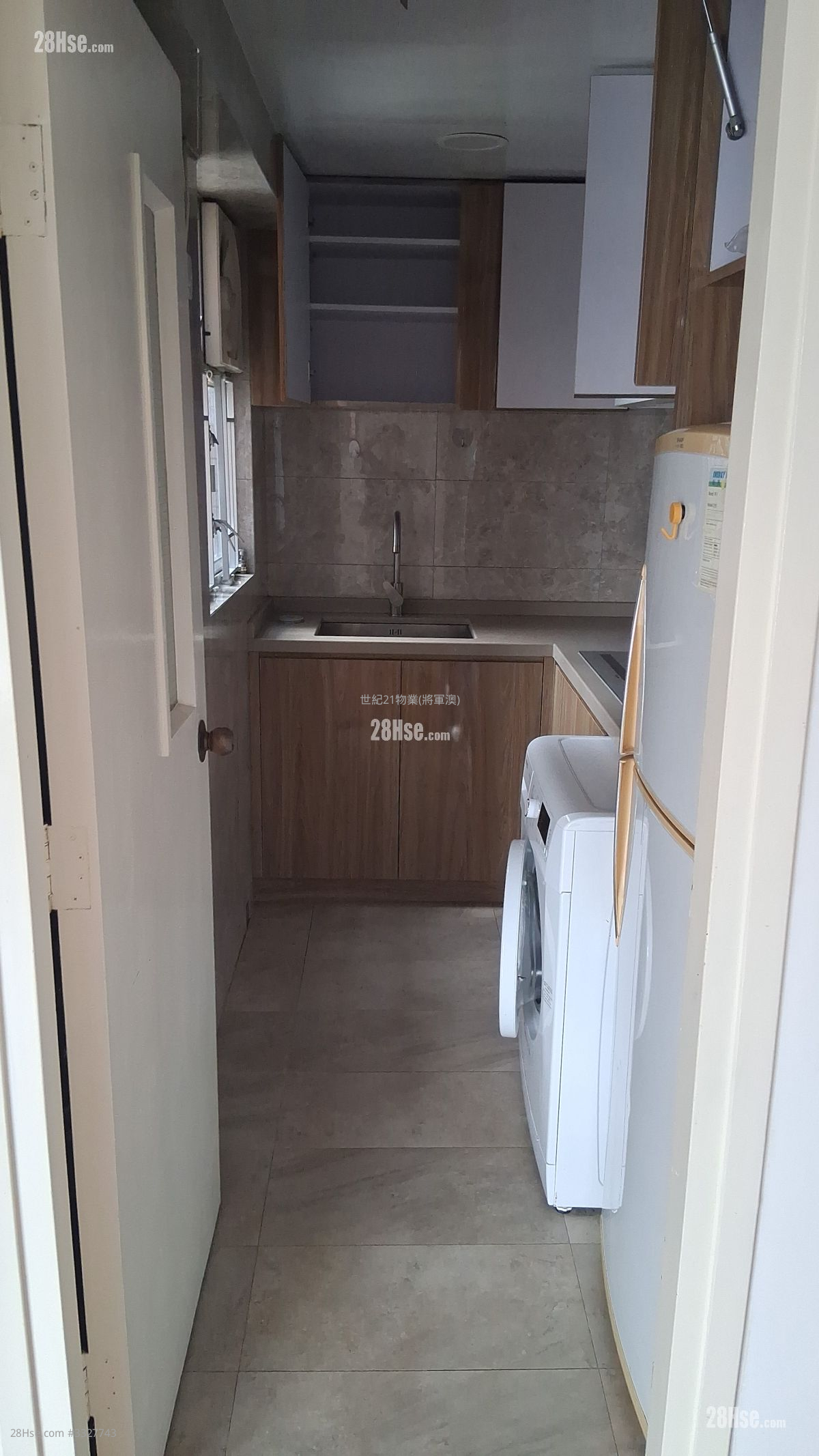Well On Garden Rental 413 ft² ( 38.4 m² )