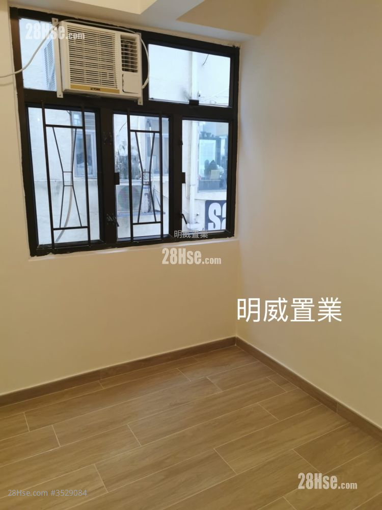 Pak Cheung Building Sell 3 Bedrooms 521 ft² ( 48.4 m² )