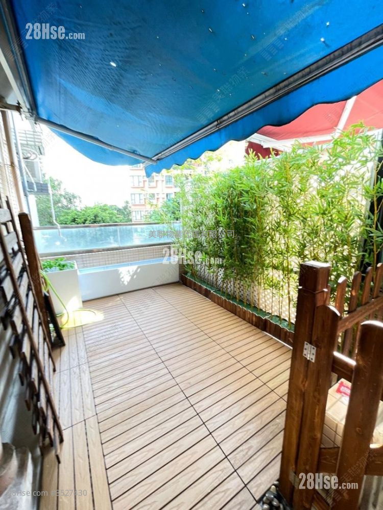 Glorious Peak Sell 3 Bedrooms 520 ft² ( 48.3 m² )