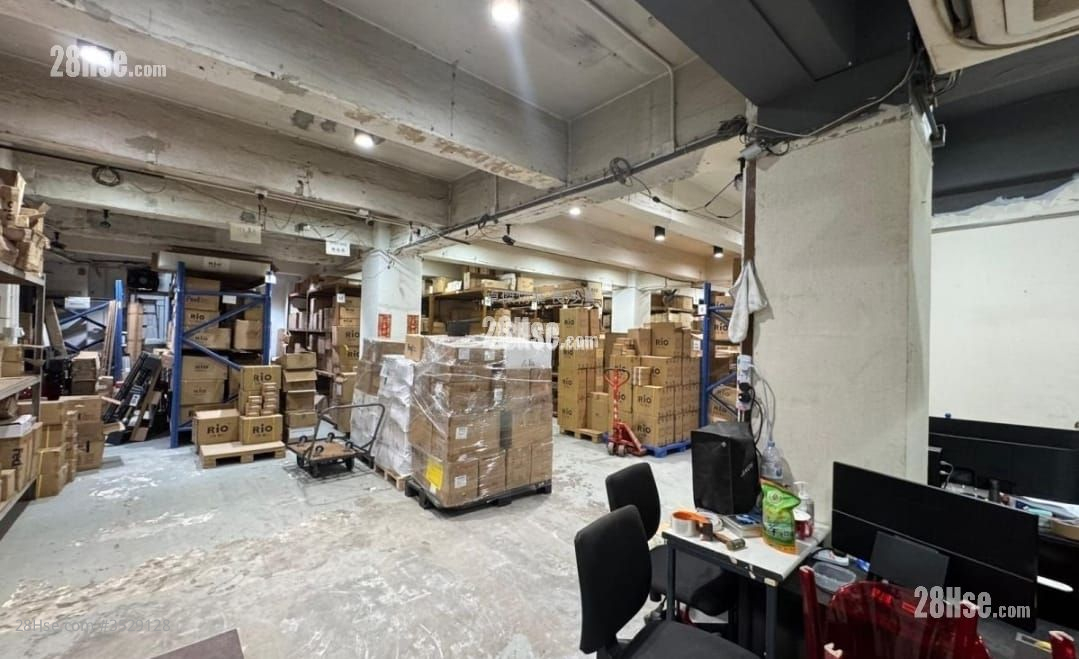 Hung Cheong Factory Building Rental Studio , 1 Toilet 2,430 ft² ( 225.8 m² )