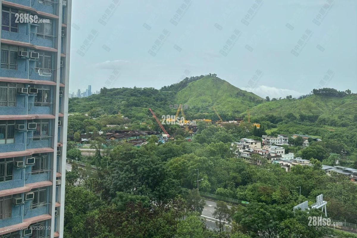 Tin Lai Court Sell 2 Bedrooms , 1 Bathroom 433 ft² ( 40.2 m² )