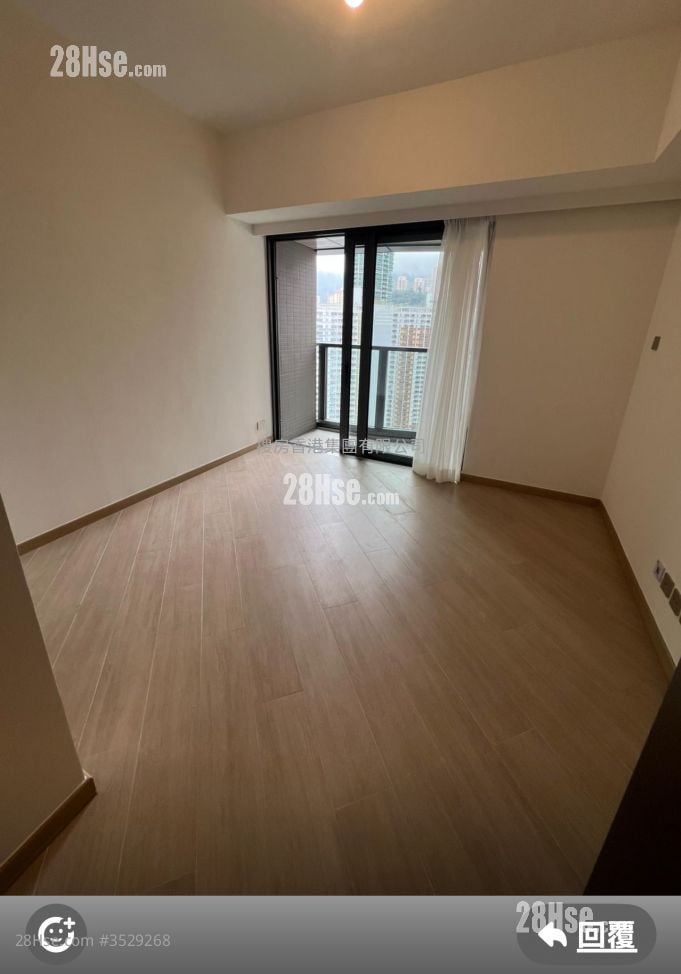 Uptown East Rental 278 ft² ( 25.8 m² )