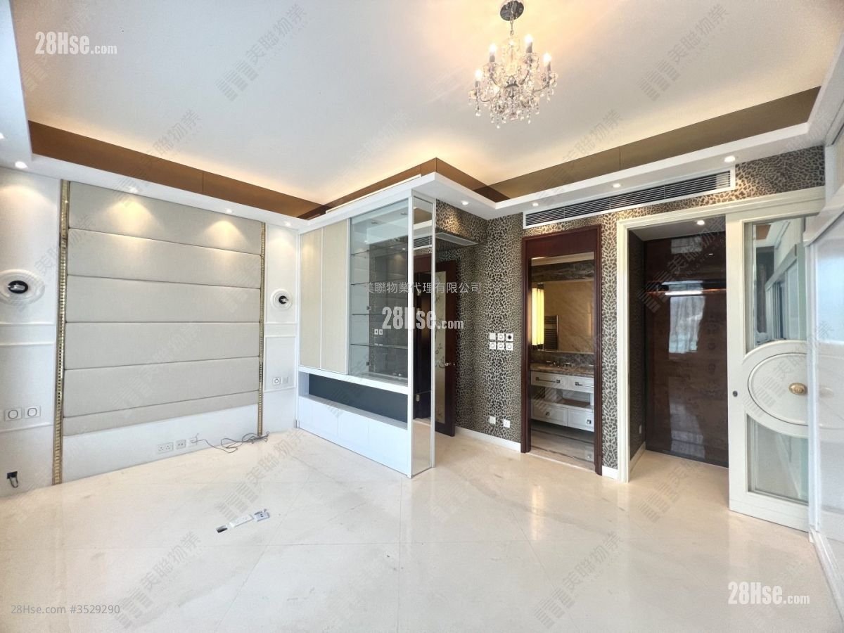 One Mayfair Rental 4 Bedrooms 1,489 ft² ( 138.3 m² )