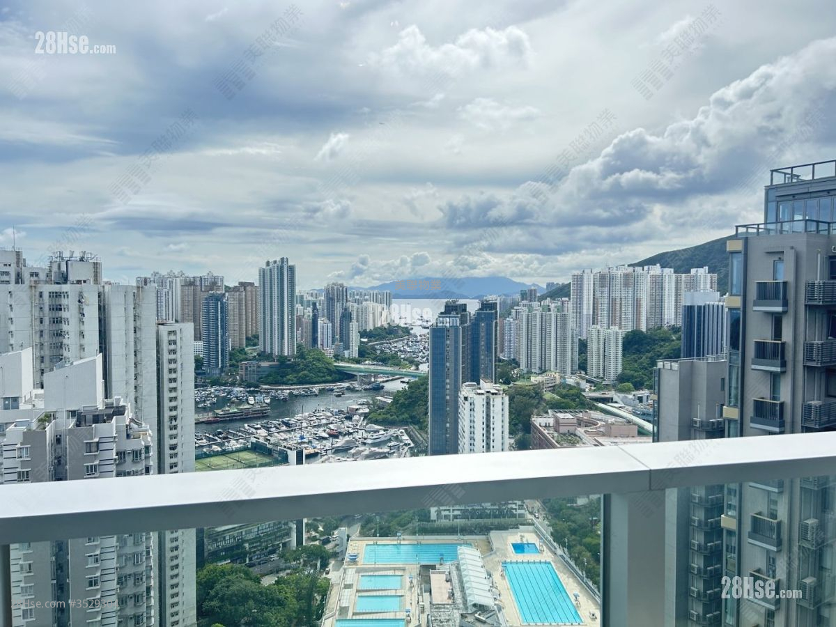 The Southside Rental 3 Bedrooms , 3 Bathrooms 1,206 ft² ( 112.0 m² )