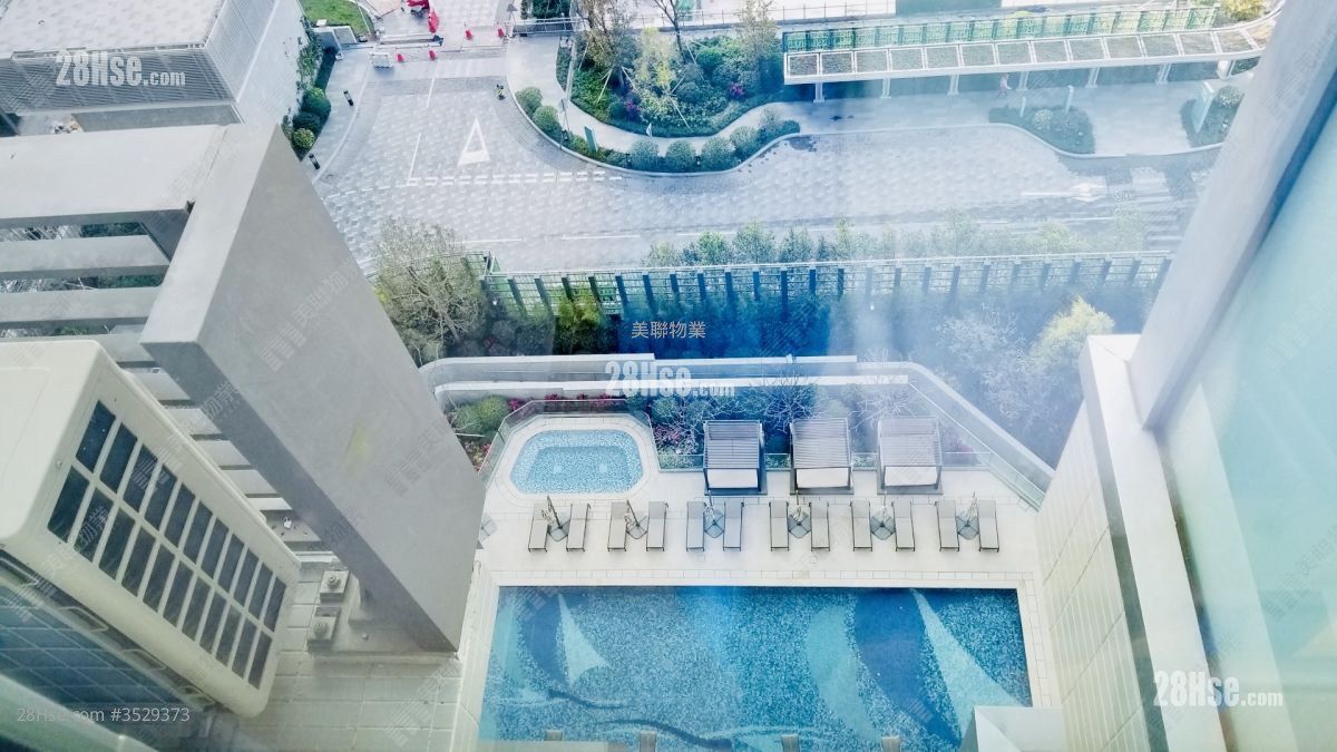 The Southside Sell 2 Bedrooms , 1 Bathroom 593 ft² ( 55.1 m² )