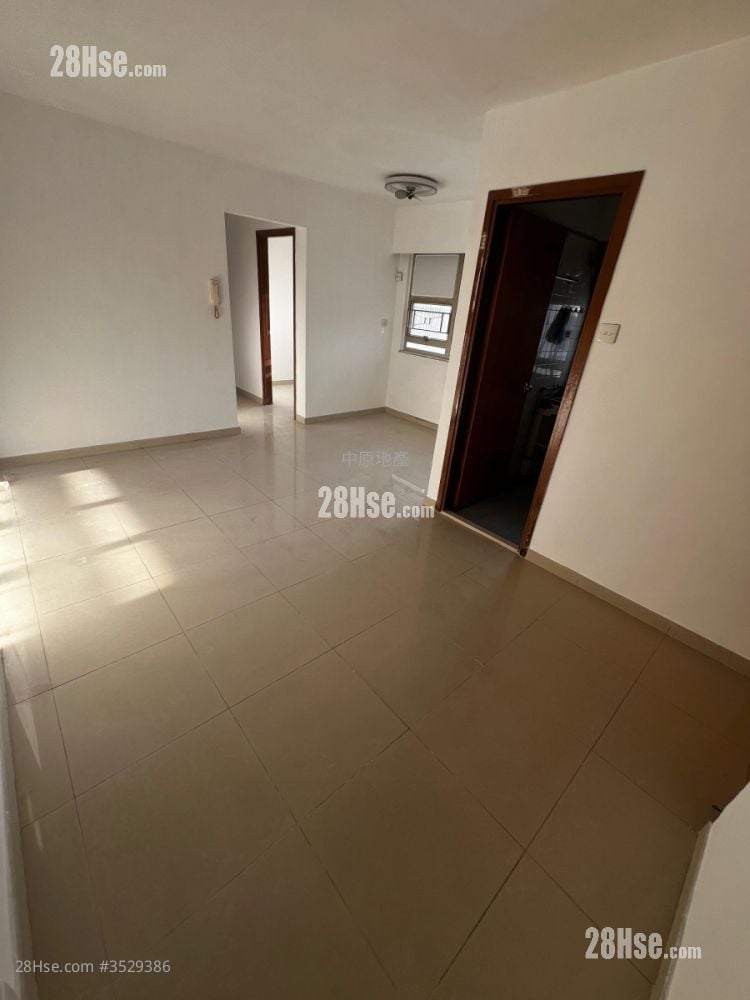 Chi Lok Fa Yuen Sell 3 Bedrooms , 1 Bathroom 511 ft² ( 47.5 m² )