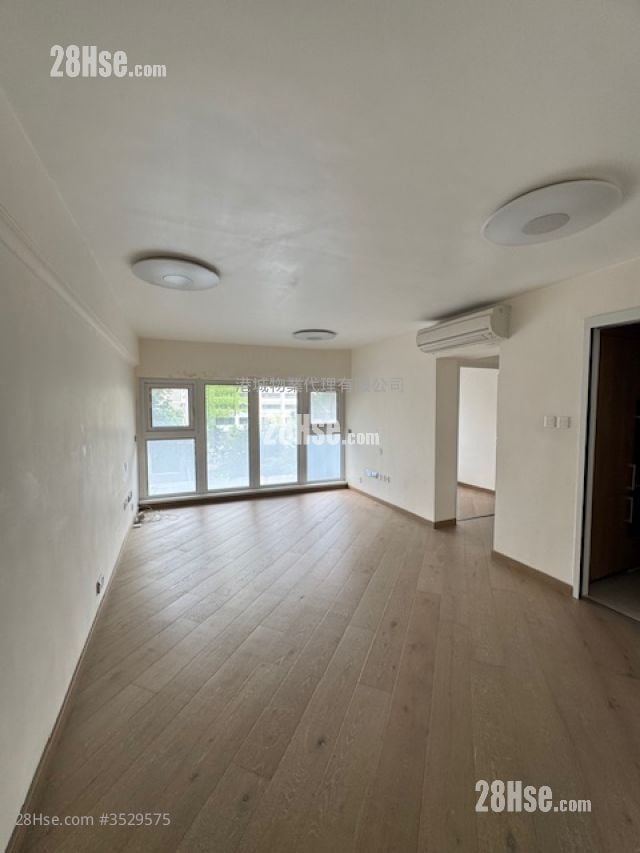 Parc Regal Sell 3 Bedrooms , 3 Bathrooms 664 ft² ( 61.7 m² )