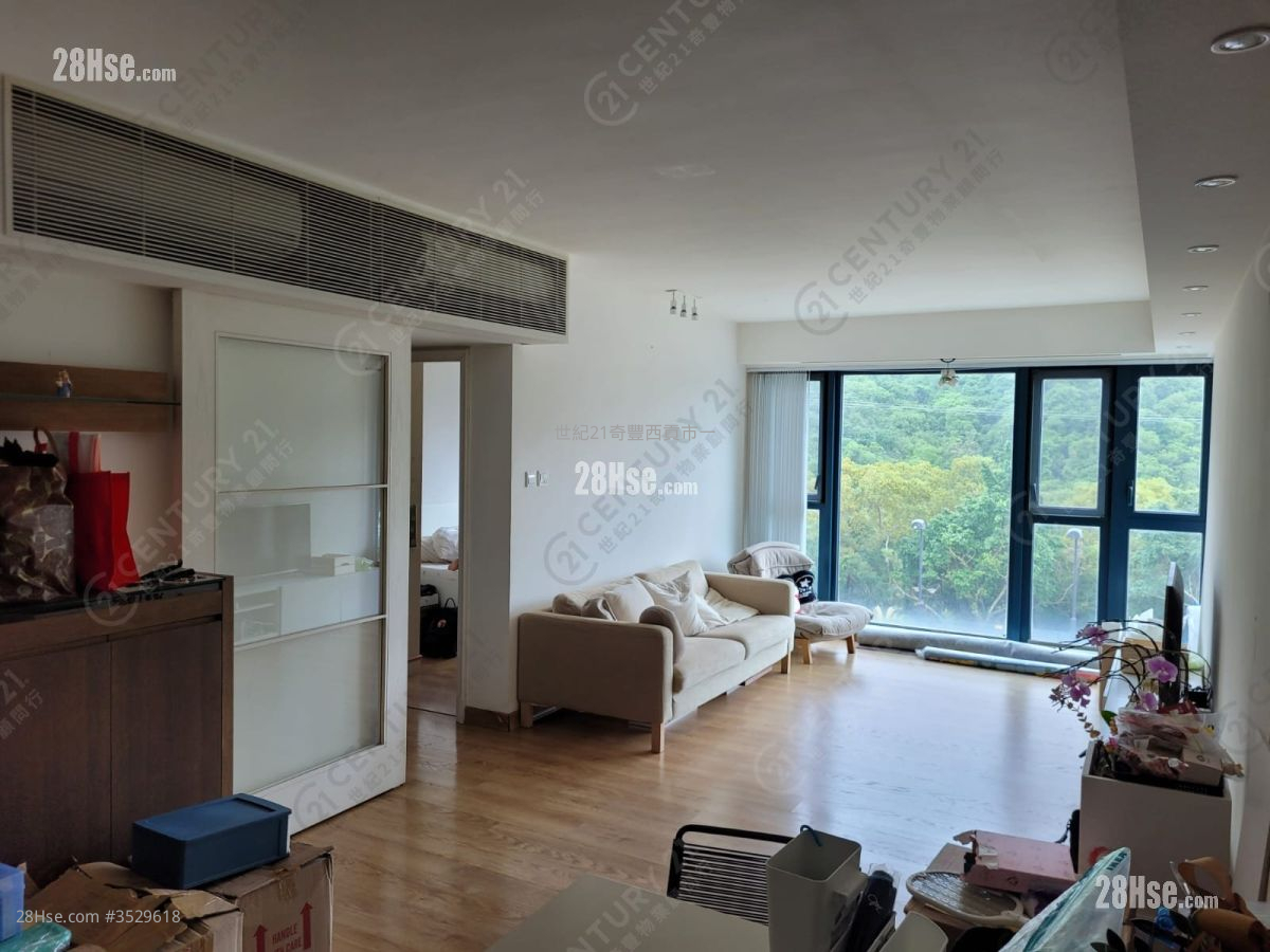 Hillview Court Rental 3 Bedrooms 998 ft² ( 92.7 m² )