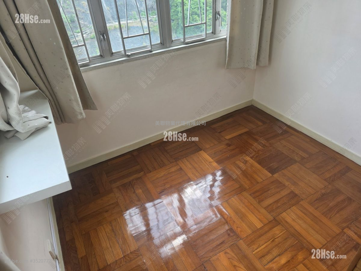 Laichikok Bay Garden Sell 2 Bedrooms , 1 Bathroom 435 ft² ( 40.4 m² )