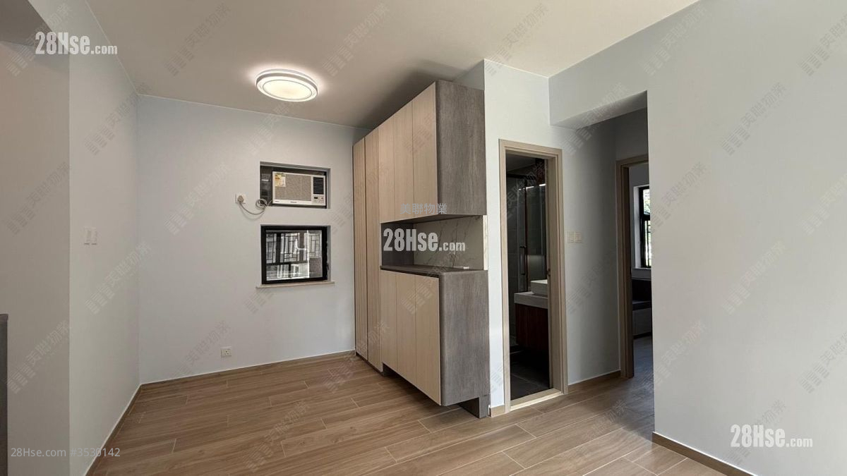 Scenery Court Rental 2 Bedrooms , 1 Bathroom 459 ft² ( 42.6 m² )
