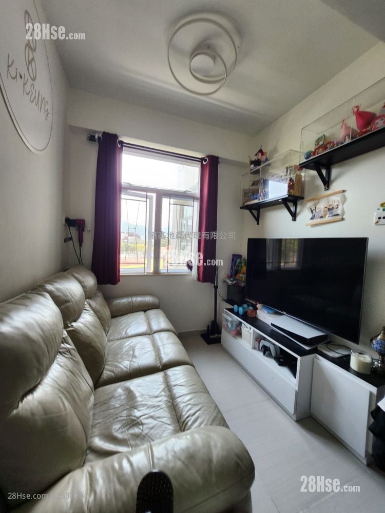 Sai Kung Town Centre Sell 1 Bedroom , 1 Bathroom 299 ft² ( 27.8 m² )