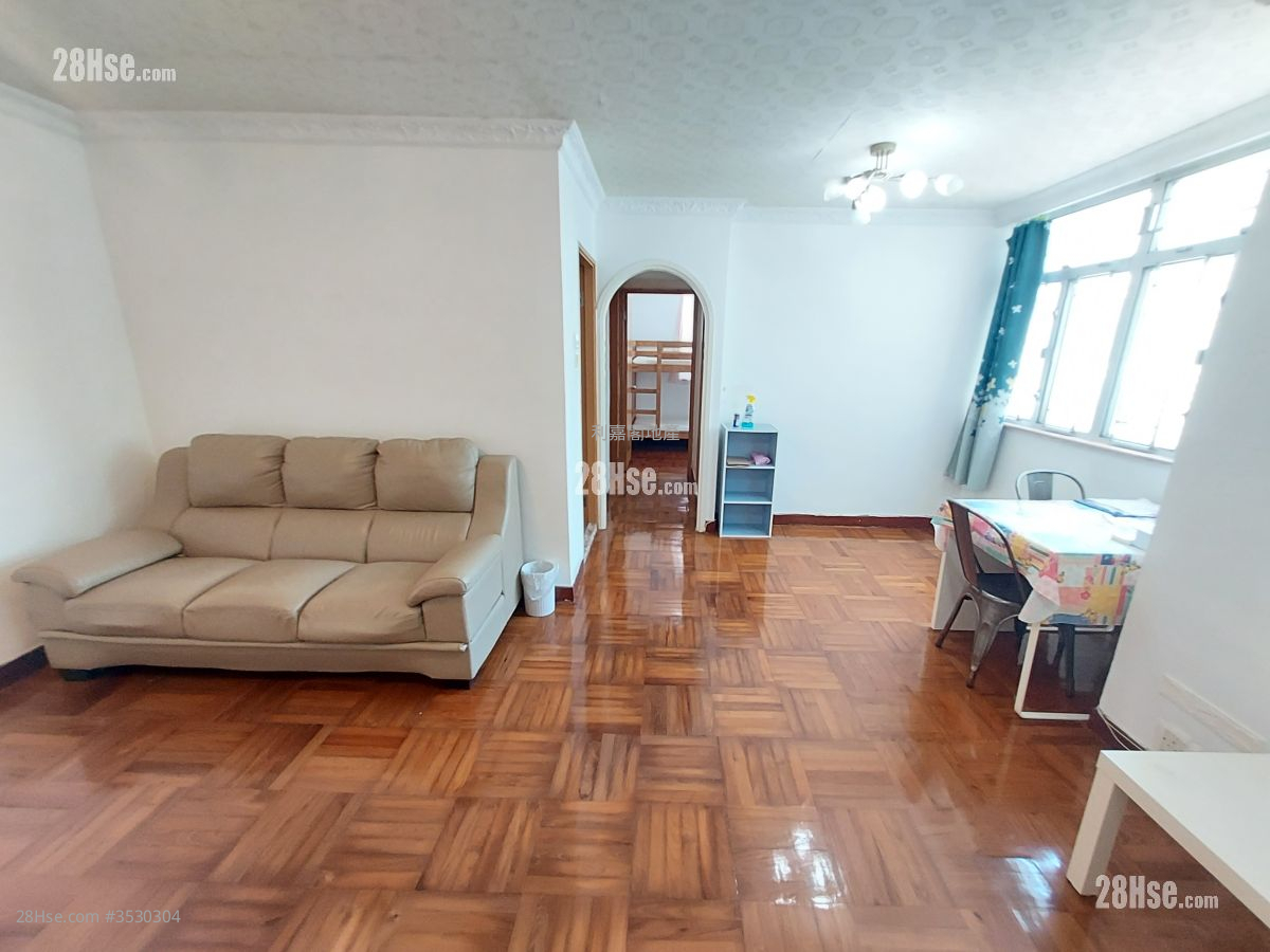 Telford Gardens Sell 2 Bedrooms 538 ft² ( 50.0 m² )