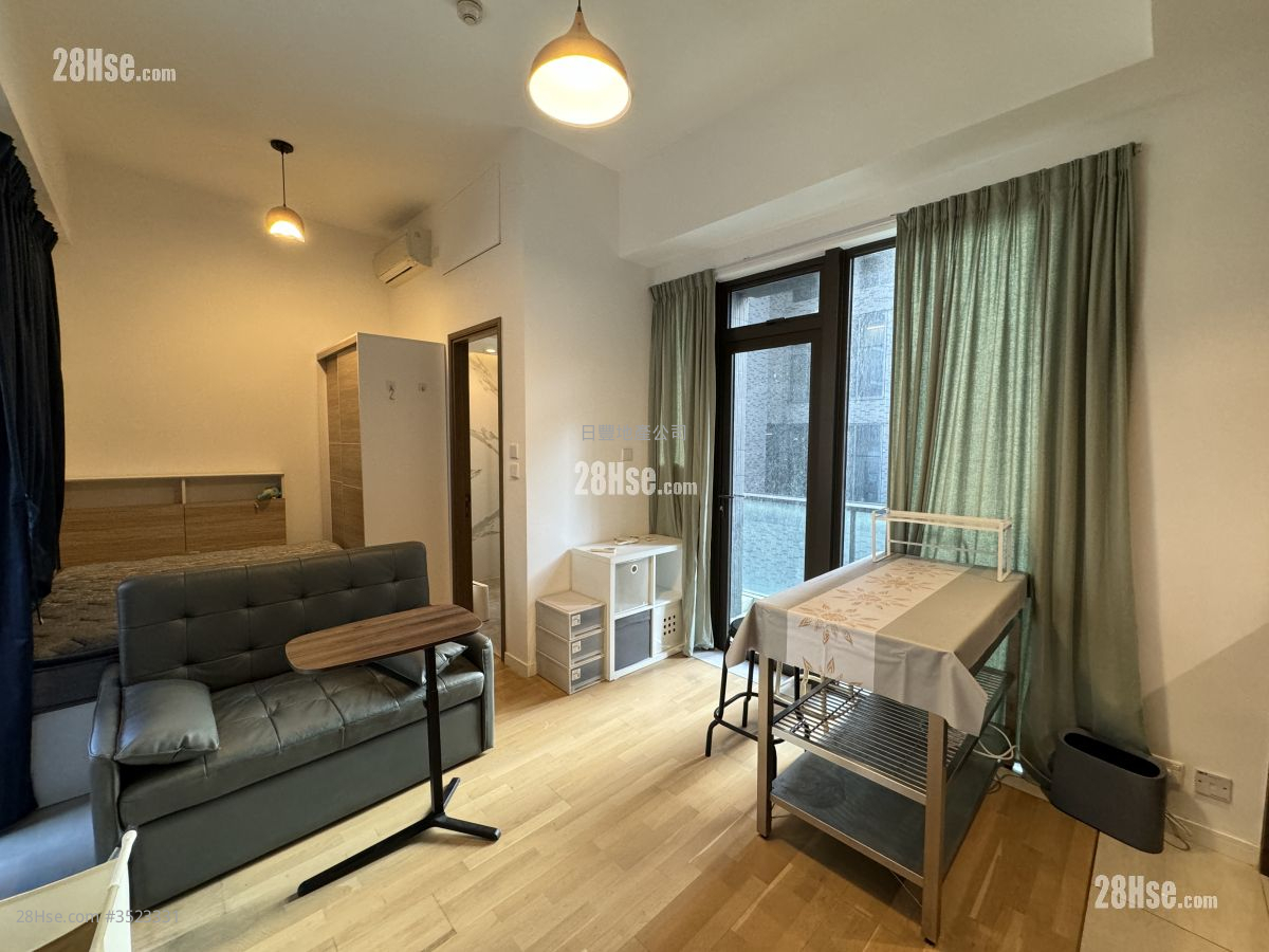 Hyde Park Rental Studio , 1 Bathroom 268 ft² ( 24.9 m² )