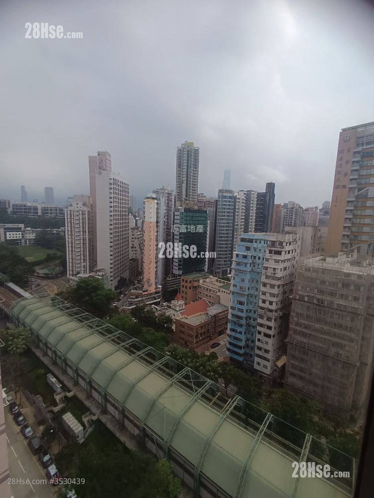 Valiant Court Sell 2 Bedrooms , 1 Bathroom 298 ft² ( 27.7 m² )