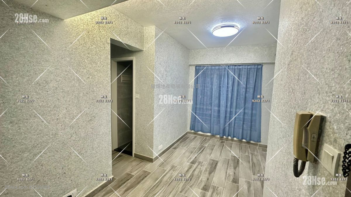 Ka Wing Building Sell 2 Bedrooms , 1 Bathroom 304 ft² ( 28.2 m² )