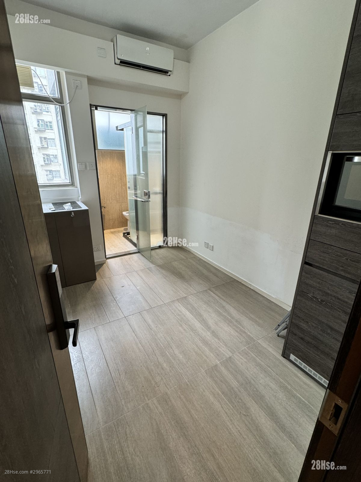 T Plus Sell 134 ft² ( 12.4 m² )