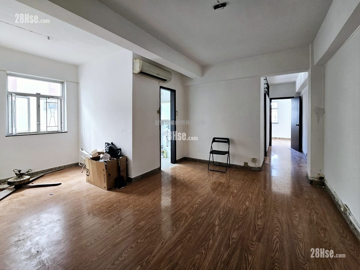 Starlight House Sell 2 Bedrooms , 1 Bathroom 607 ft² ( 56.4 m² )