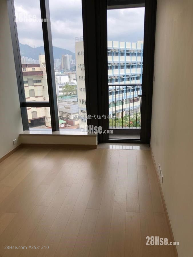 Mantin Heights Sell 3 Bedrooms , 2 Bathrooms 907 ft² ( 84.3 m² )