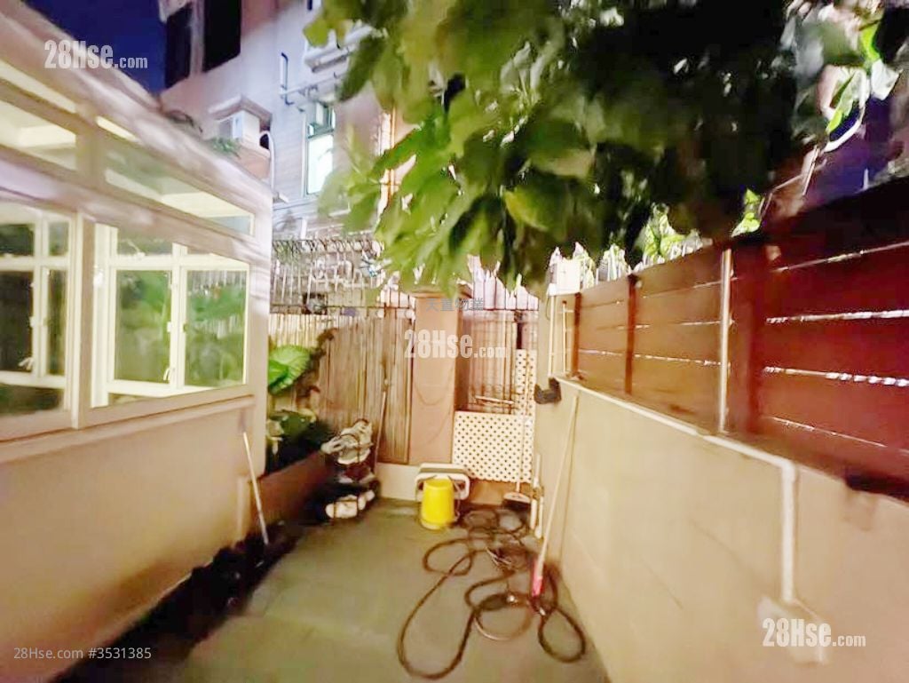 San Hing Tsuen(Tuen Mun) Sell 3 Bedrooms , 3 Bathrooms 1,400 ft² ( 130.1 m² )