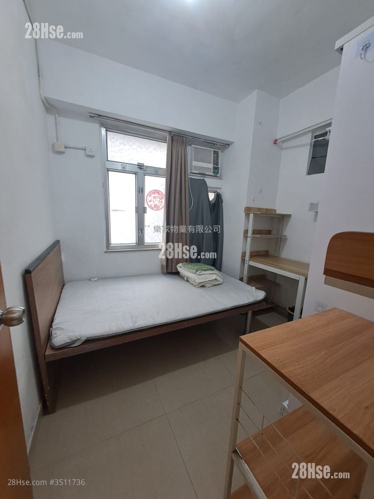Chong Yip Centre Rental 3 Bedrooms , 1 Bathroom 376 ft² ( 34.9 m² )