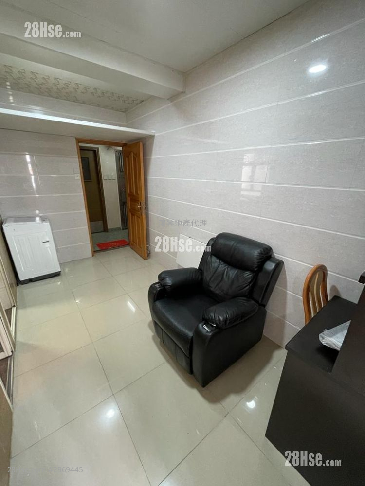Yen Dack Building Rental 2 Bedrooms , 1 Bathroom 326 ft² ( 30.3 m² )