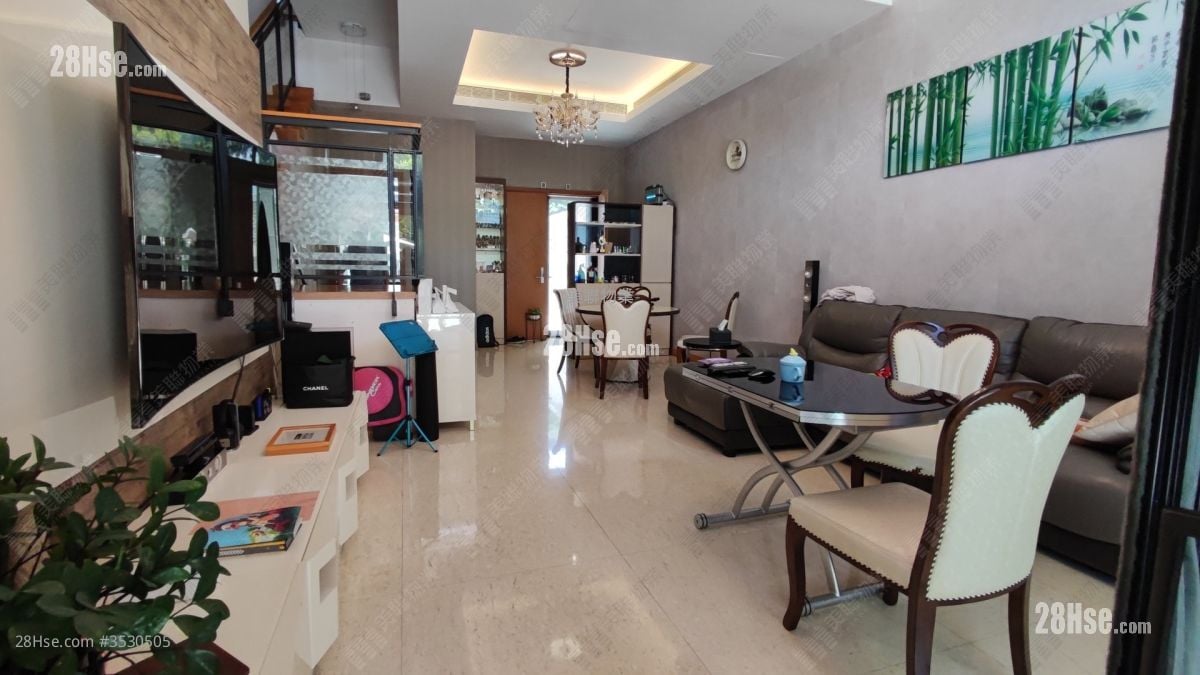 The Vineyard Sell 3 Bedrooms 1,225 ft² ( 113.8 m² )