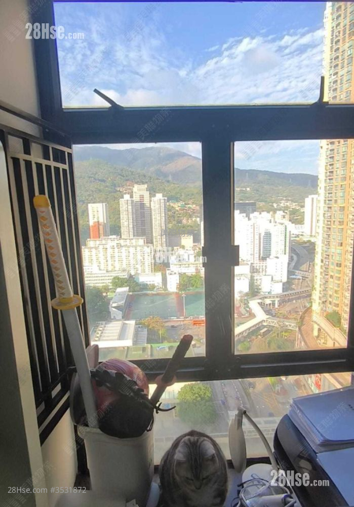 Skyline Plaza Sell 3 Bedrooms , 1 Bathroom 530 ft² ( 49.2 m² )