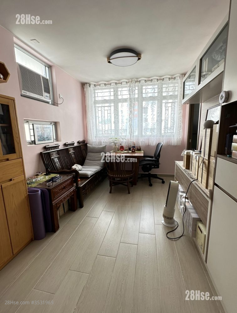 Hoi Lok Court Sell 392 ft² ( 36.4 m² )