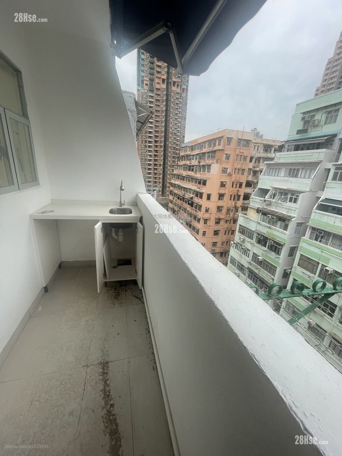 Chung Hing Building Rental 2 Bedrooms , 1 Bathroom 394 ft² ( 36.6 m² )