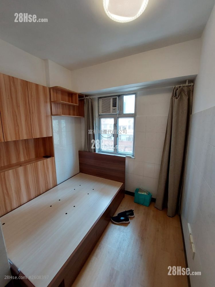 Dao Shing Building Rental Studio , 1 Bathroom 130 ft² ( 12.1 m² )