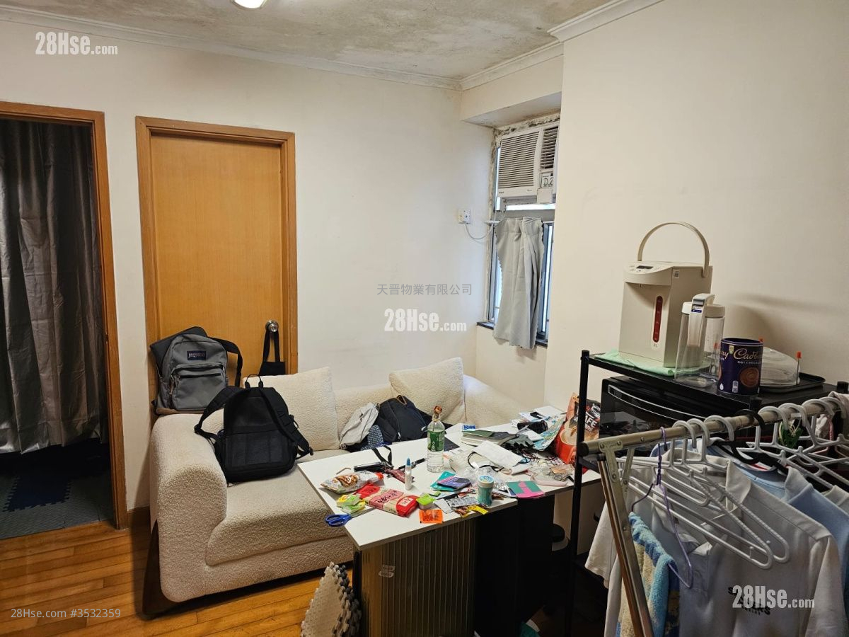 Sunshine Plaza Sell 2 Bedrooms , 1 Bathroom 327 ft² ( 30.4 m² )