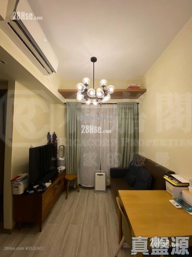 Park One Sell 2 Bedrooms , 1 Bathroom 365 ft² ( 33.9 m² )
