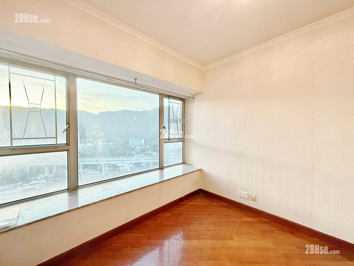 Bellagio Sell 2 Bedrooms , 1 Bathroom 517 ft² ( 48.0 m² )