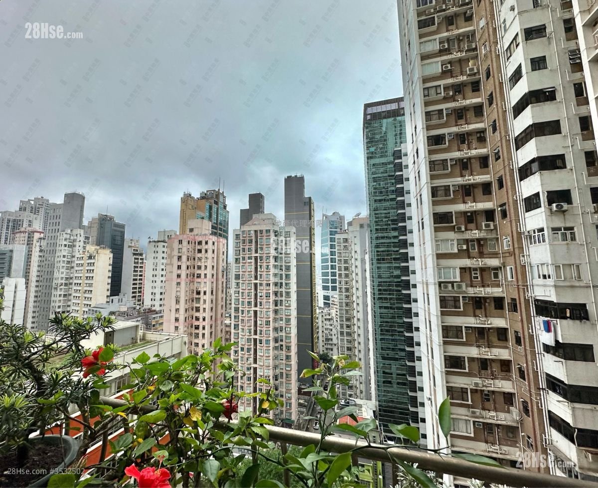 Cumine Court Sell 3 Bedrooms , 2 Bathrooms 1,457 ft² ( 135.4 m² )