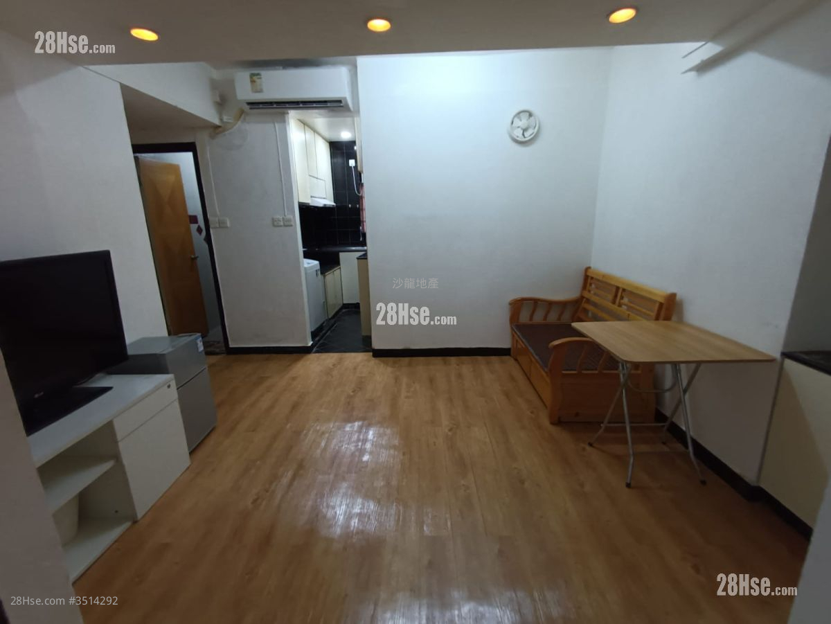 Yue Yee Mansion Rental 3 Bedrooms , 1 Bathroom 461 ft² ( 42.8 m² )