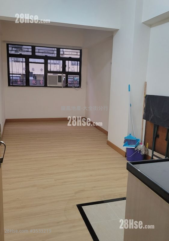 Cheong Fai Mansion Sell Studio , 1 Bathroom 210 ft² ( 19.5 m² )