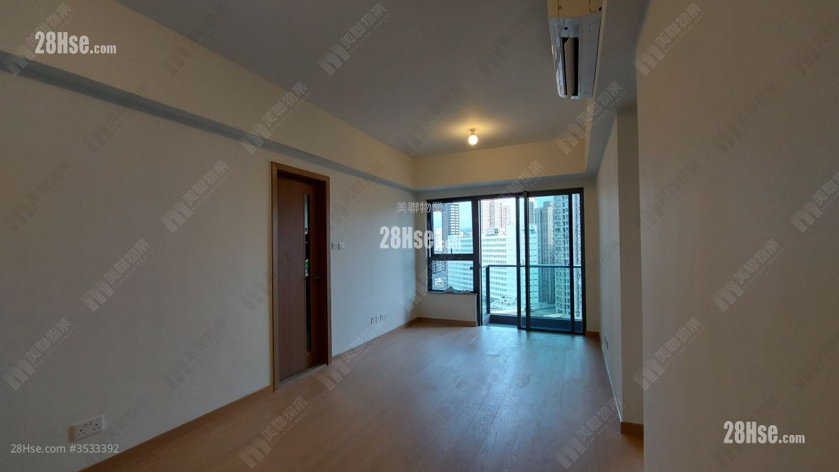 Sol City Sell 3 Bedrooms , 2 Bathrooms 689 ft² ( 64.0 m² )