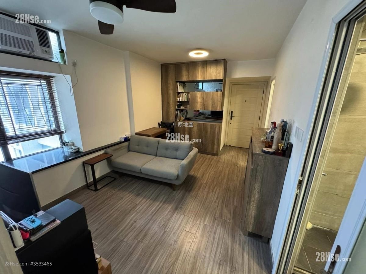 Tai Hing Gardens Sell 2 Bedrooms 419 ft² ( 38.9 m² )