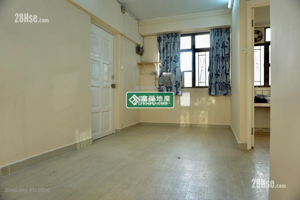 Tak Fung Building Sell 2 Bedrooms , 1 Bathroom 395 ft² ( 36.7 m² )