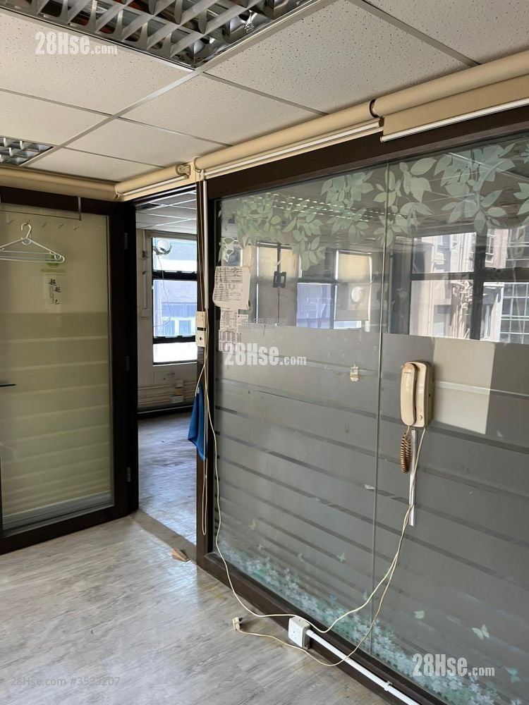 The Leader Commercial Building Rental Studio , 1 Toilet