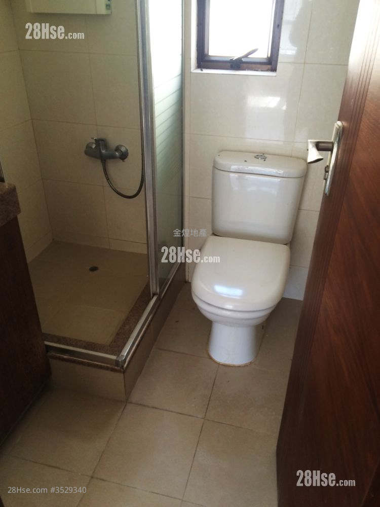 Rosedale Glen Sell 2 Bedrooms , 1 Bathroom 358 ft² ( 33.3 m² )